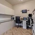 6 Bed In Pickering Oc-96415 *
