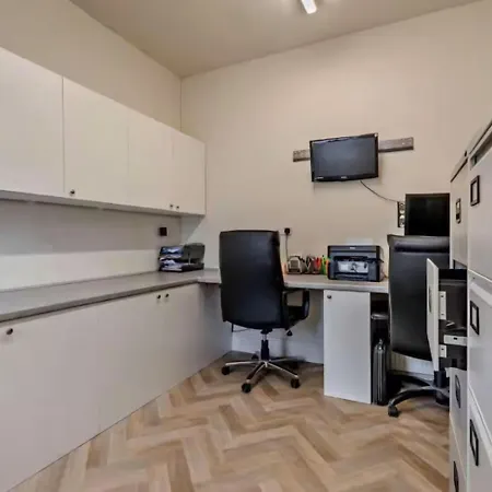 6 Bed In Pickering Oc-96415 *