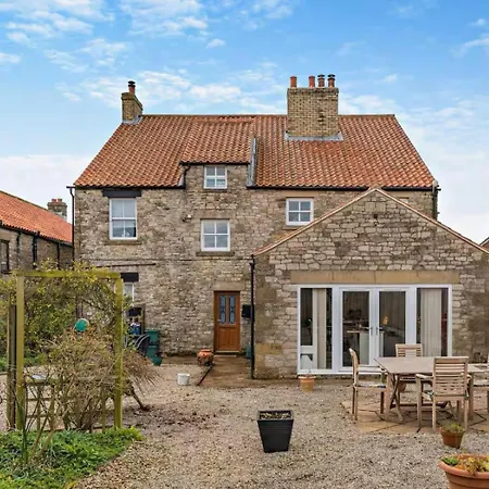 6 Bed In Pickering Oc-96415 * Newton-on-Rawcliffe