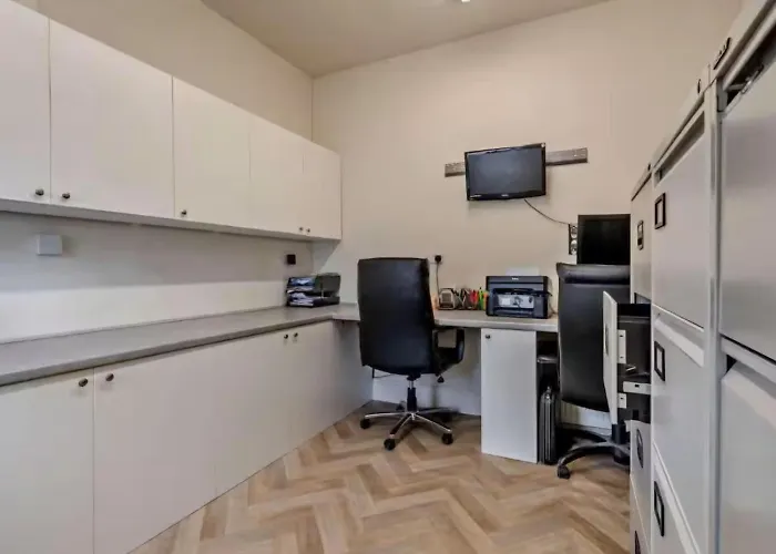 6 Bed In Pickering Oc-96415 *