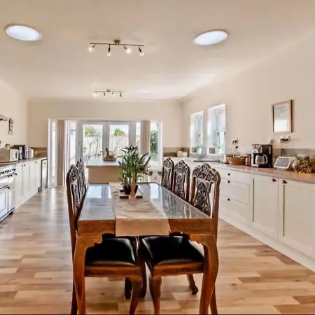 6 Bed In Pickering Oc-96415 Feriehus *